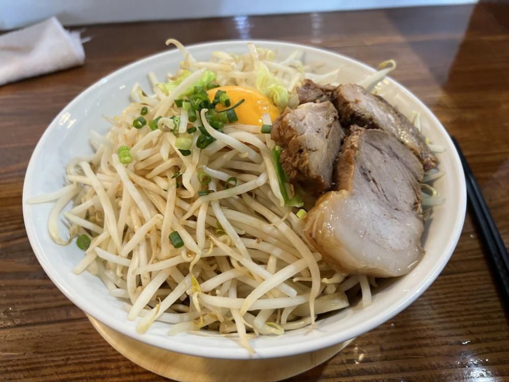 麺 The Beast