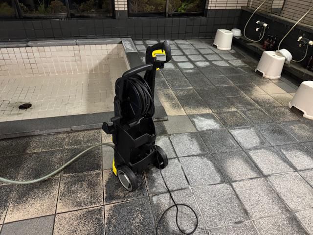 大浴場掃除