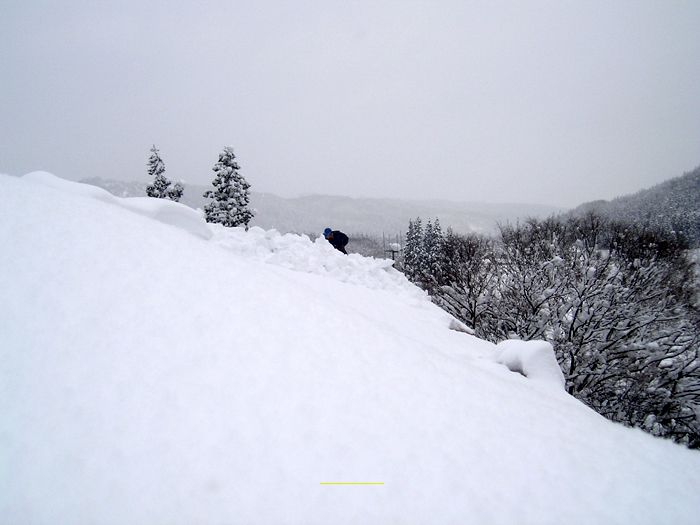 またまた今日も屋根の雪下ろし