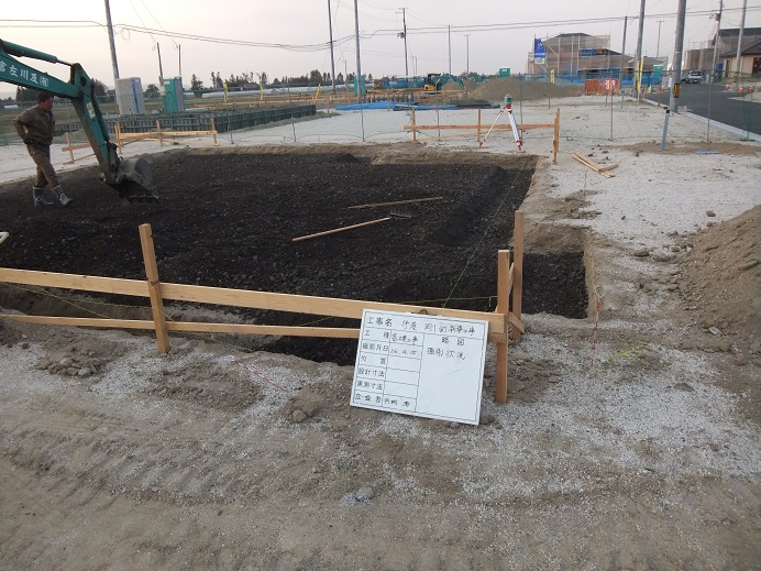 基礎根切り開始　着工スタートしました。