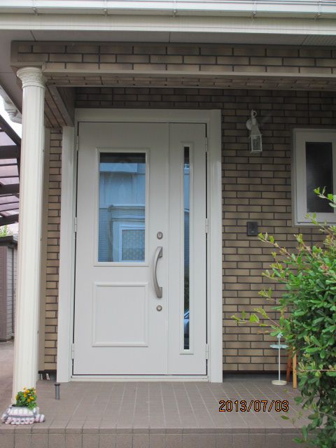 玄関ドア1日で取替えリフォーム