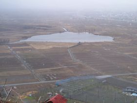 南陽市赤湯の白龍湖です