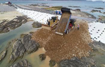 ホワイトハウスへ辺野古嘆願署名…１０万筆突破