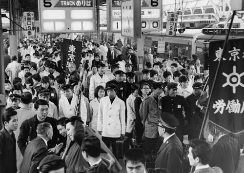 「俺ら田舎さ帰(け)るだ」…コロナからの逃走