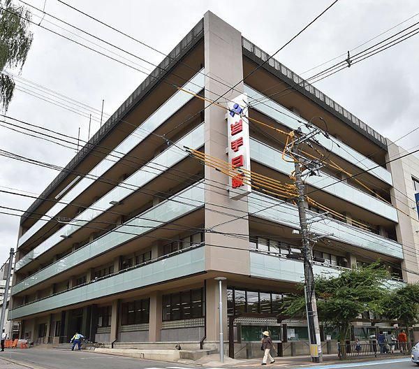 “御用新聞”のなれの果て…取材拒否に無抵抗な自殺行為!!??