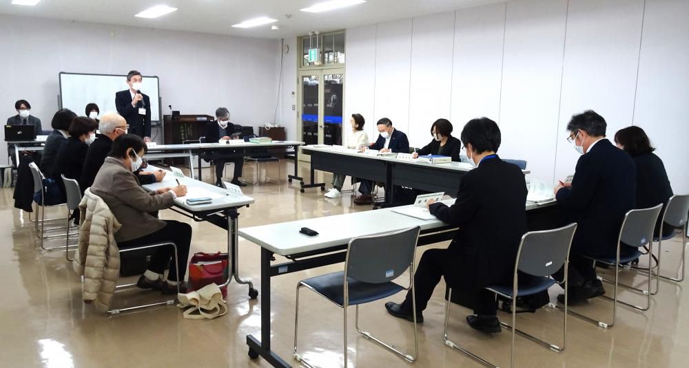 駅前立地への布石か…立地候補地の「事業費」比較の実施を公表!!??