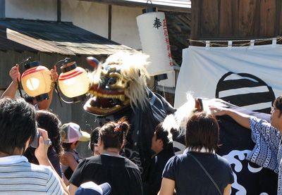 【獅子奮迅の舞！～例祭の季節がやってきました】