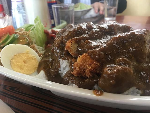 長井市《たかさか食堂》のカツカレー