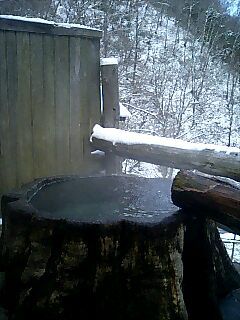 祝・auエリア記念　山奥の雪見露天風呂を撮ったぞぉう