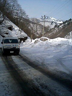 新高湯温泉　3月11日現在の道路状況