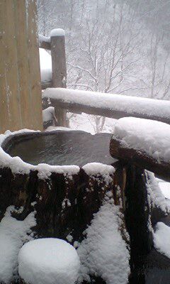 雪見風呂復活？！　久々に積もりました!(^^)!