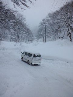 今日も雪道を突っ走る