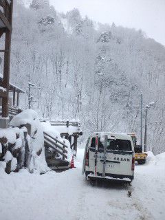 明るい感じの雪景色ダットラ