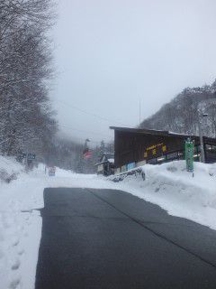 天元台ロープウエイ湯元駅前「はい。通過します」