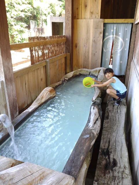 今日の外気温そして湯温調整。　いつもよりア～チーチー♪