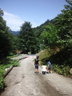 山奥の晴れ間をお散歩する18歳