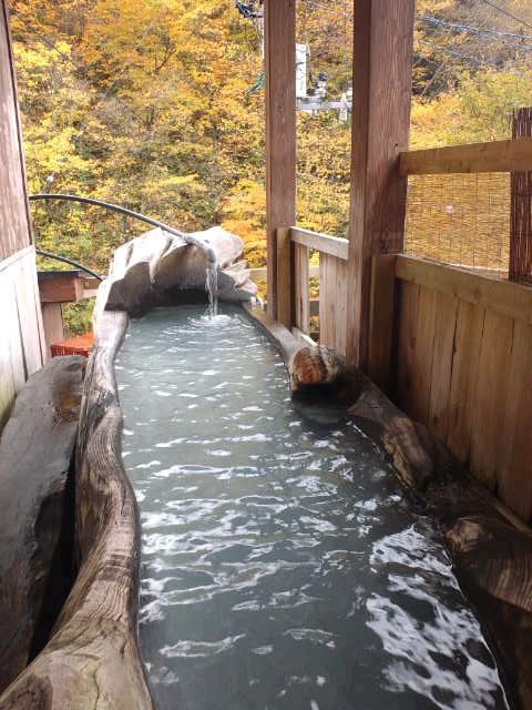 【奥白布にごり湯紀行】紅葉と一緒に浸かる濁湯