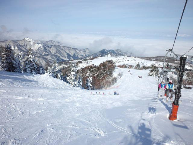 兜山を愛でながら晴天の天元台を楽しむ