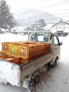 山奥の薪ストーブへ薪運びする最強トラック！その名はK（笑）