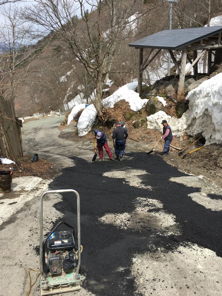 春先の第一次道路補修作業完了　プリウスOK(^_-)-☆