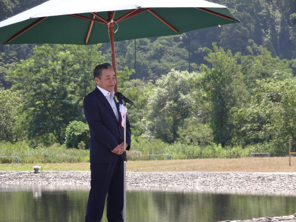 水まつりで挨拶を