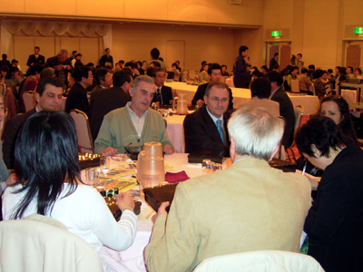 会場にはイタリア・アルチェビア町の一行も