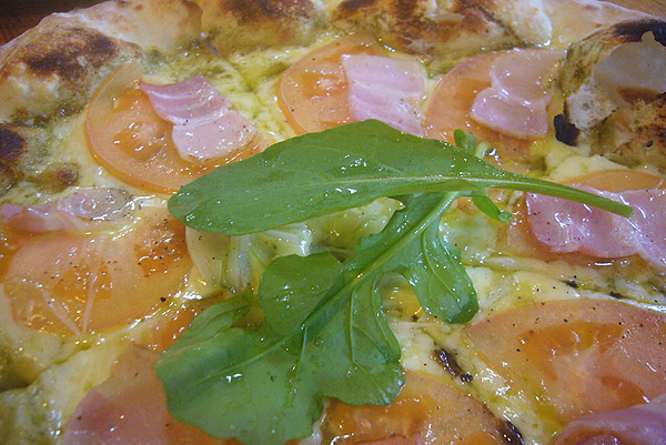 ローマステーション・バジルペースト ピザ