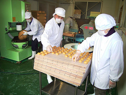 京風の「丸もち」が主流です。