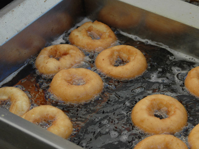 成功したら仁藤商店の豆腐ドーナツをプレゼント！