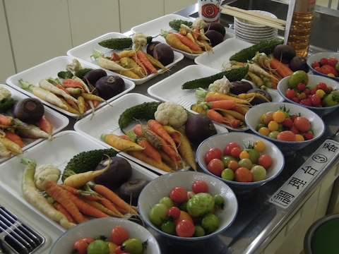 ピクルスのきれいな野菜たち