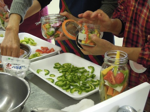 ピクルスを作ります。