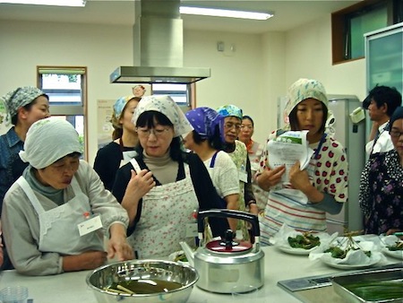 ワラビのアク抜き