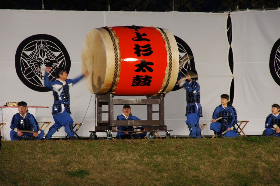 上杉太鼓の勇壮な響きにご注目ください