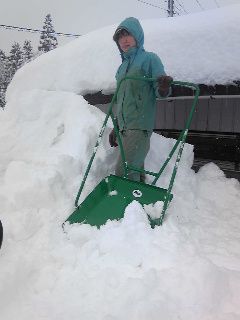 雪降ろし中