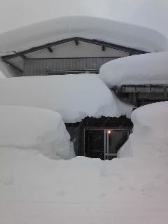 あいかわらずの雪