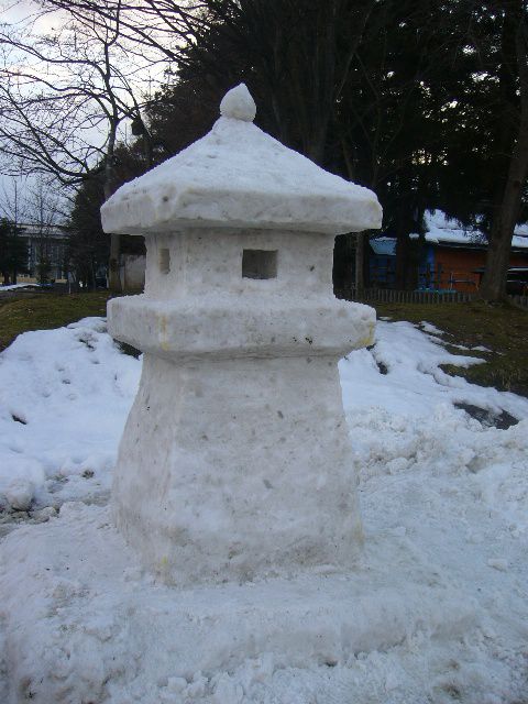 【平成19年度の情報】雪灯篭試しに作ってみました！（本製作）