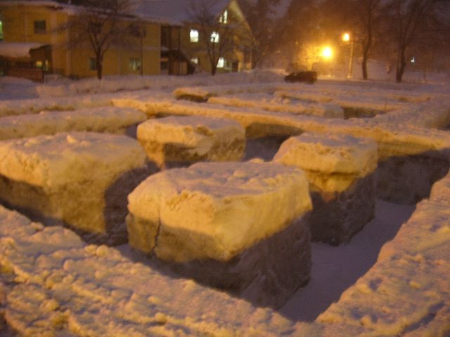 〔平成20年の情報〕本日の雪の迷路作業状況