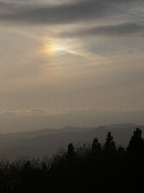 樹氷橋から西にかけて彩雲が・・・